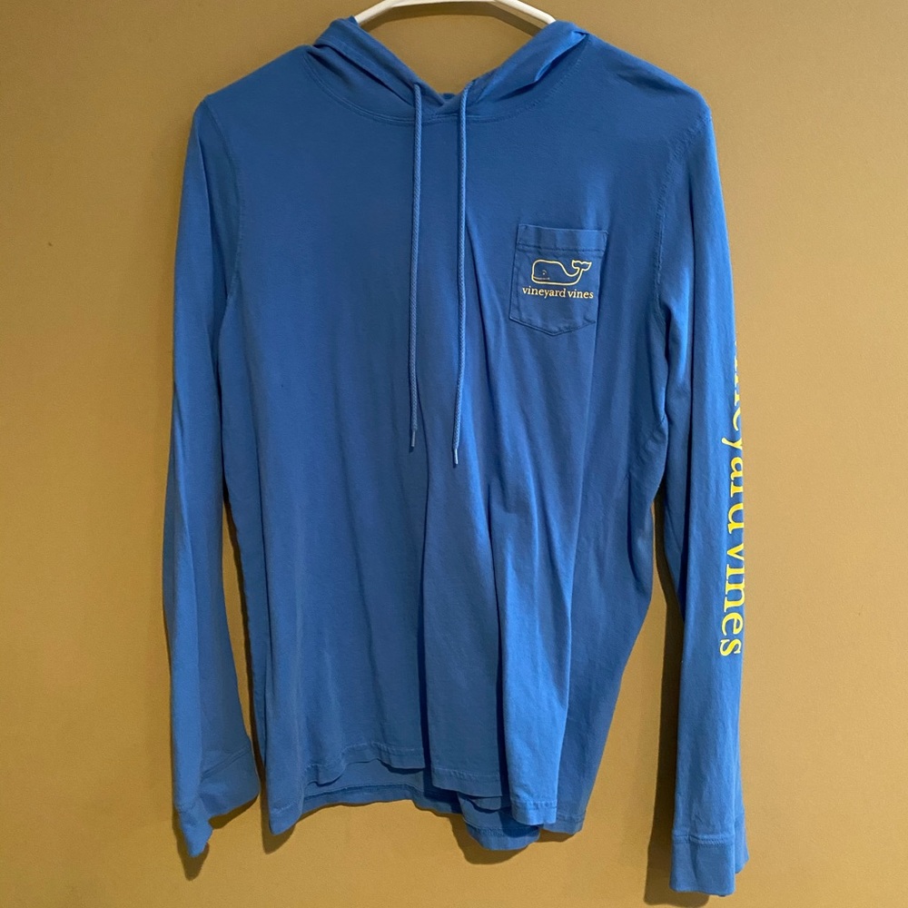 Vineyard vines t-shirt/sweatshirt